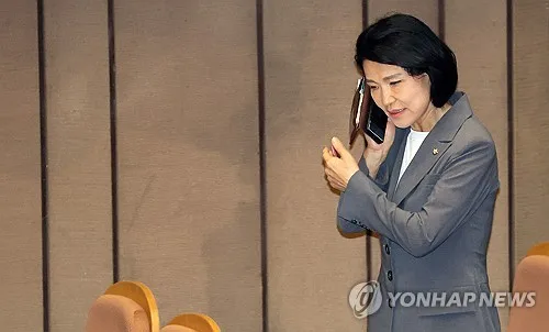[속보] 국회, '5·18 포럼 논란' 이진숙 제명 촉구 결의안 與주도 의결