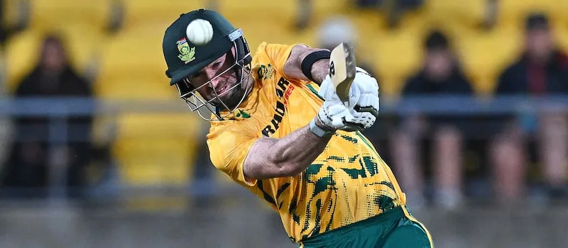Esterhuizen stars with maiden century as SA claim series win