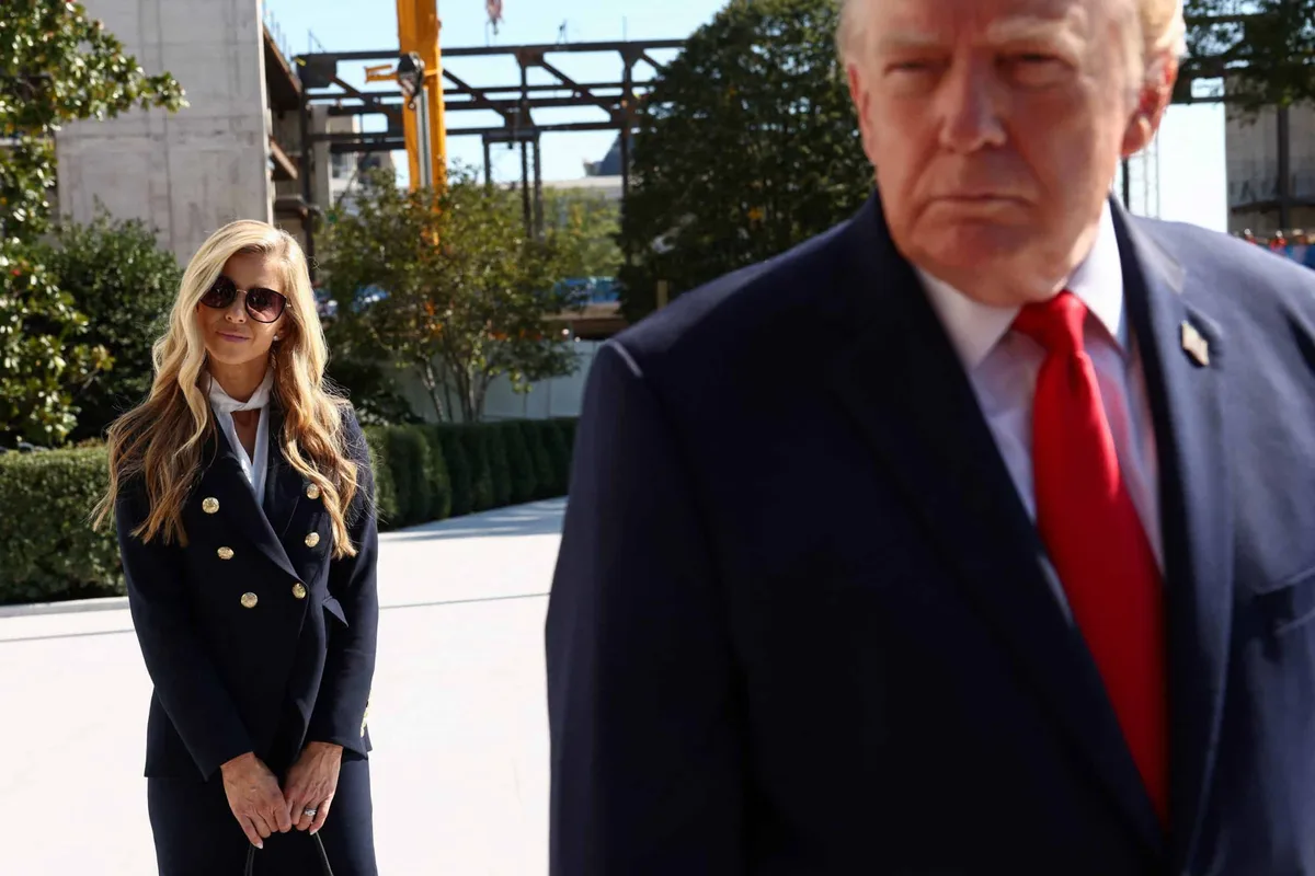 5 dias: porta-voz de Trump deixa cargo após gafes e por mentir em currículo