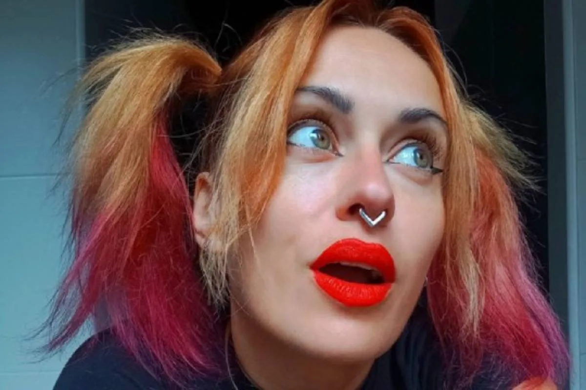 La cómica Ane Lindane será juzgada en Bilbao por escarnio tras simular masturbarse en un altar