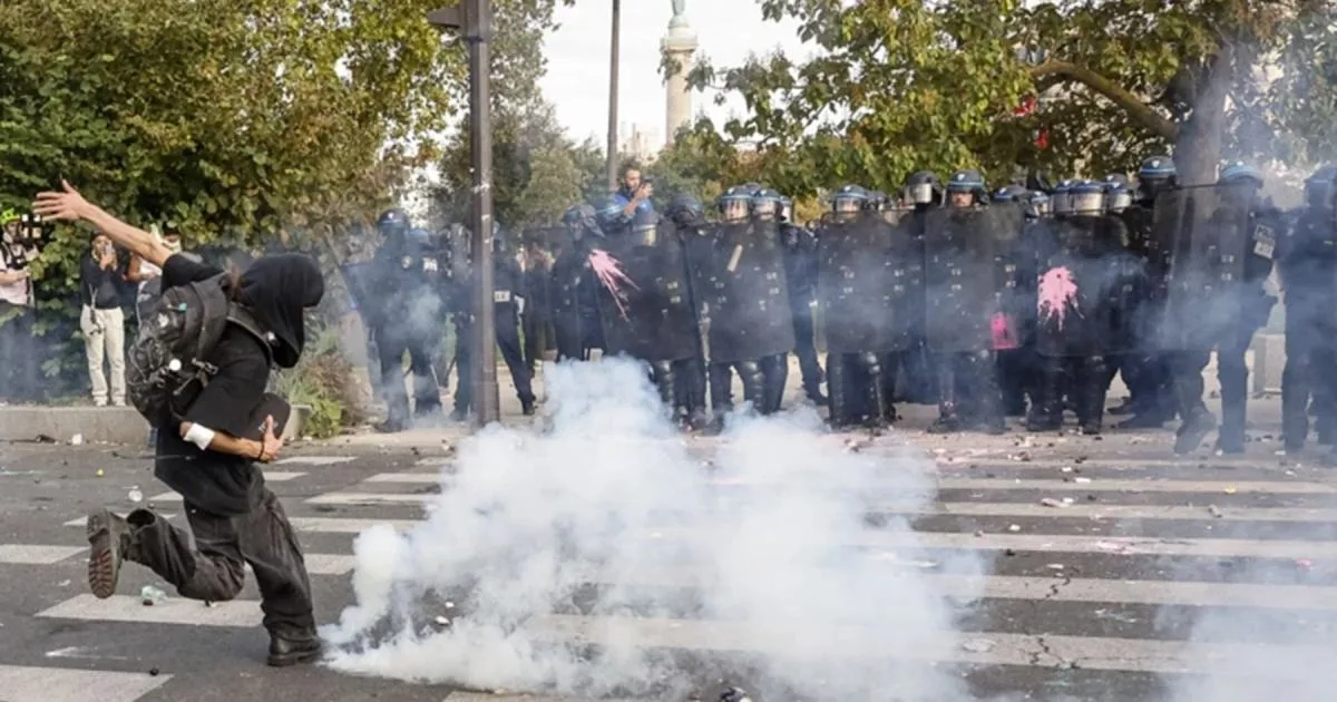Francia: estudiantes y sindicatos salen a las calles este sábado contra los precios y la falta de financiamiento
