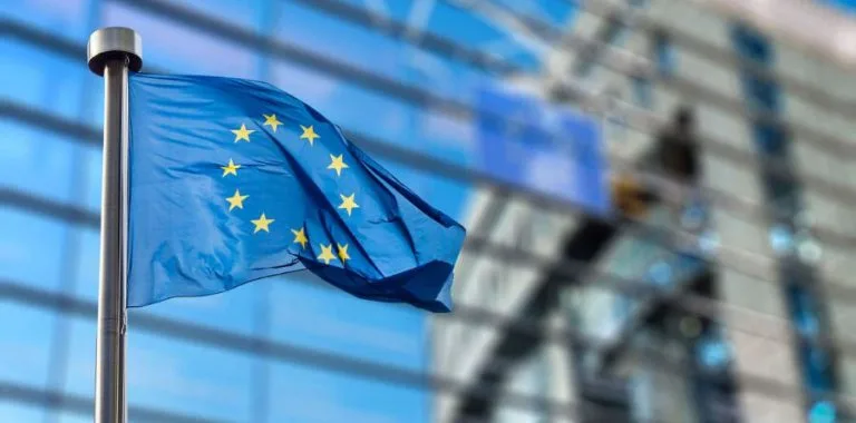 Tribunal da UE trava tentativa de ambientalistas para obrigar Bruxelas a cortar mais emissões