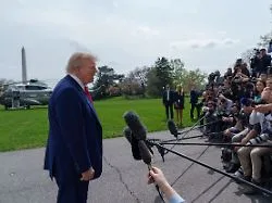 Verstoß gegen die US-Verfassung : Weißes-Haus-Reporter kämpfen gegen Trumps Hausverbot
