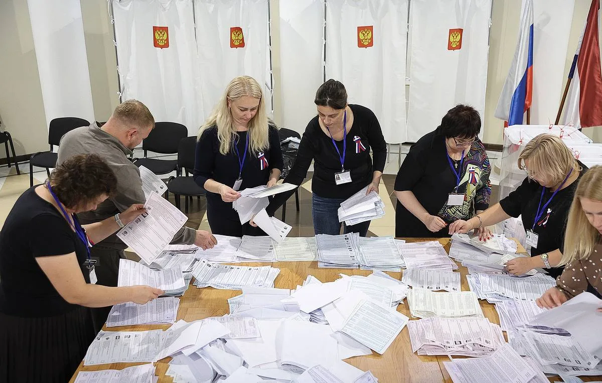 United Russia ahead in Duma election with 90.43% of ballots processed