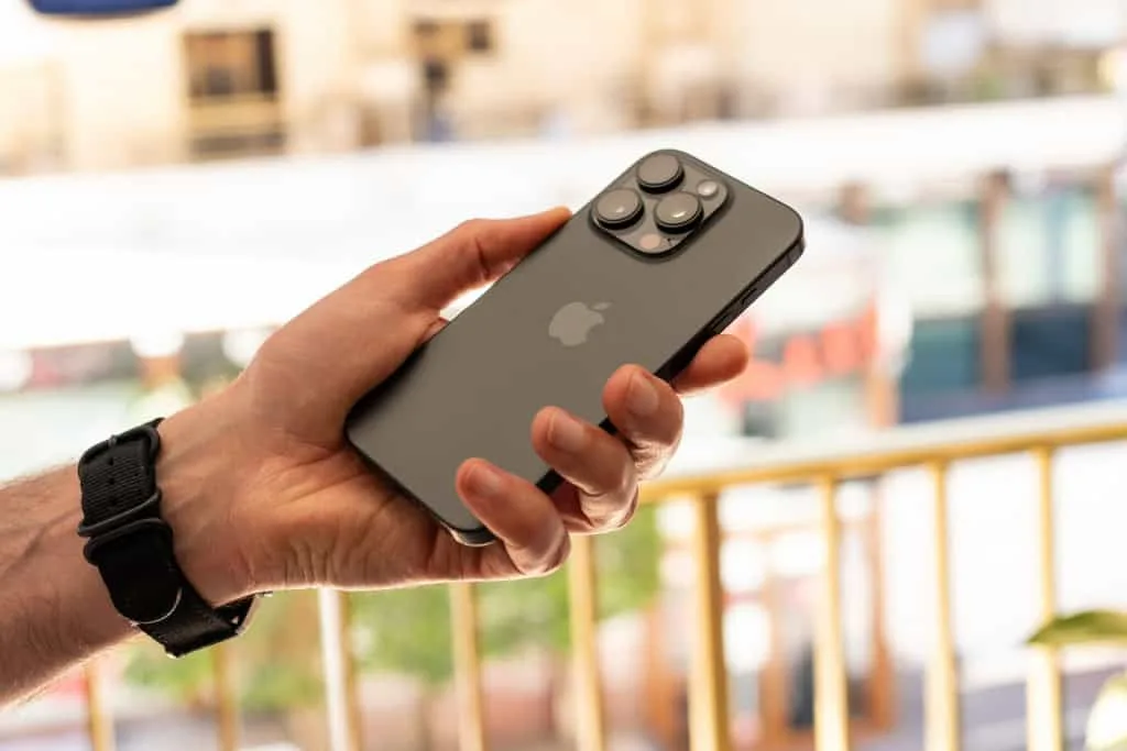 iPhone dobrável pode custar mais de R$ 10 mil e ter tela de 7,8 polegadas, segundo vazamento