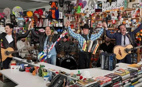 "Somos más americanos"; Los Tigres del Norte dedican show a inmigrantes mexicanos en EU en el Tiny Desk