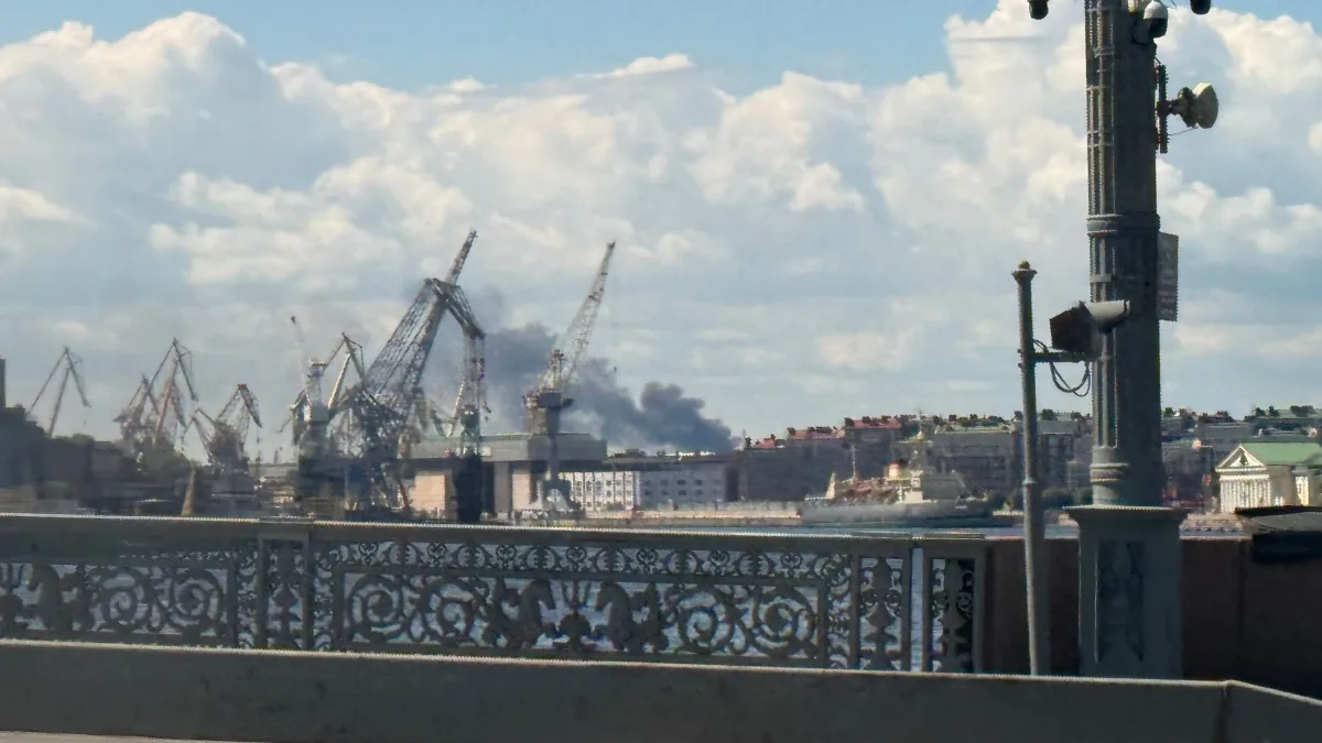 Liveblog Ukrainekrieg: Russland meldet massiven ukrainischen Drohnenangriff auf St. Petersburg