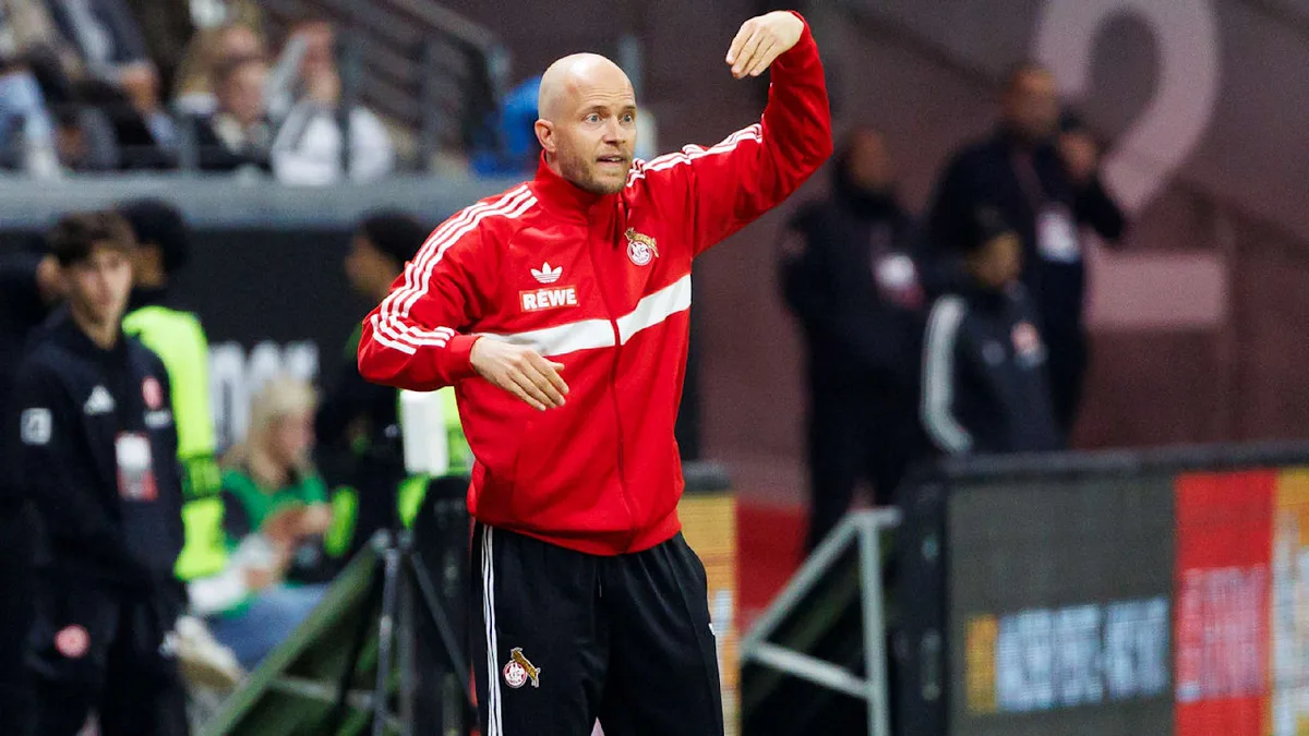 Lange geplant, aber nicht gegen Schalke - Kölns Coach erklärt sein Abwehr-Experiment
