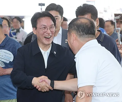 '18년 광야생활' 김민석, 총리 이어 당대표로…2030 대망론도 시선(종합)