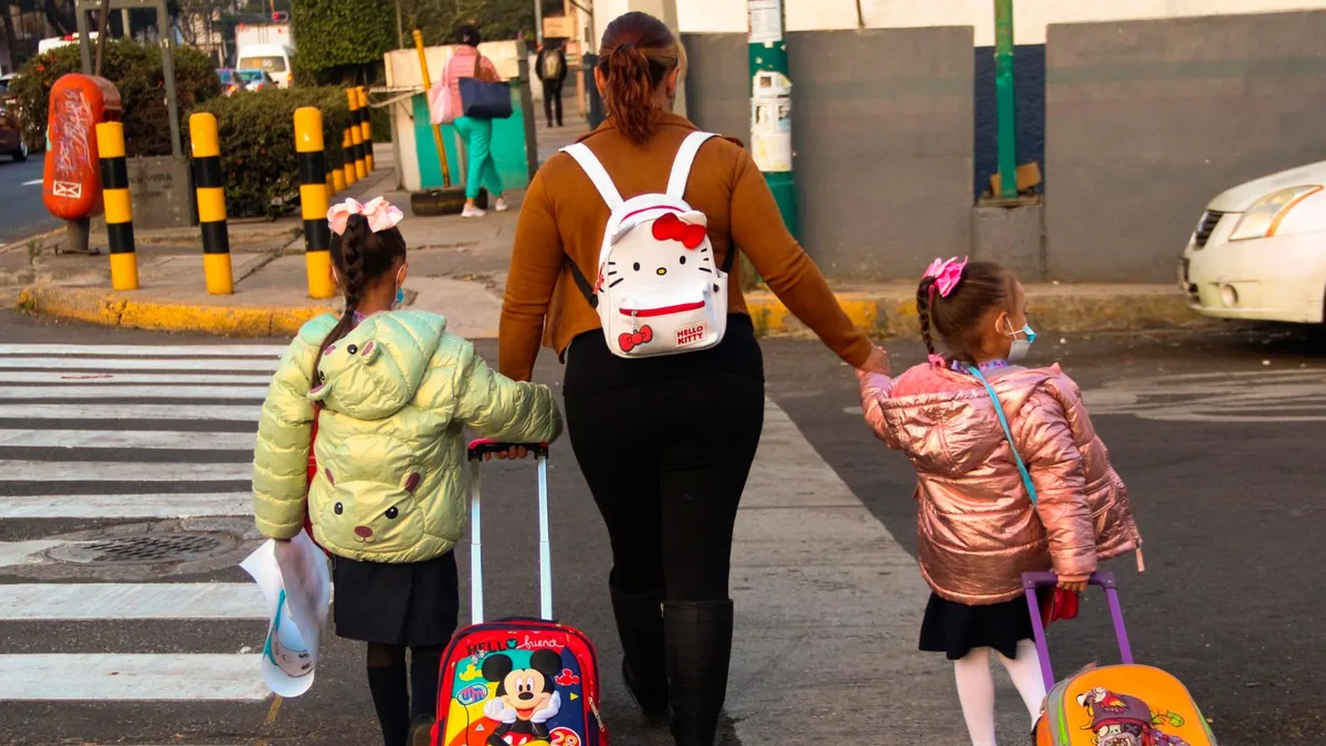 Solo 20 de cada 100 estudiantes de 15 años en México están en el grado esperado y logran nivel 2 en Lectura y Matemáticas