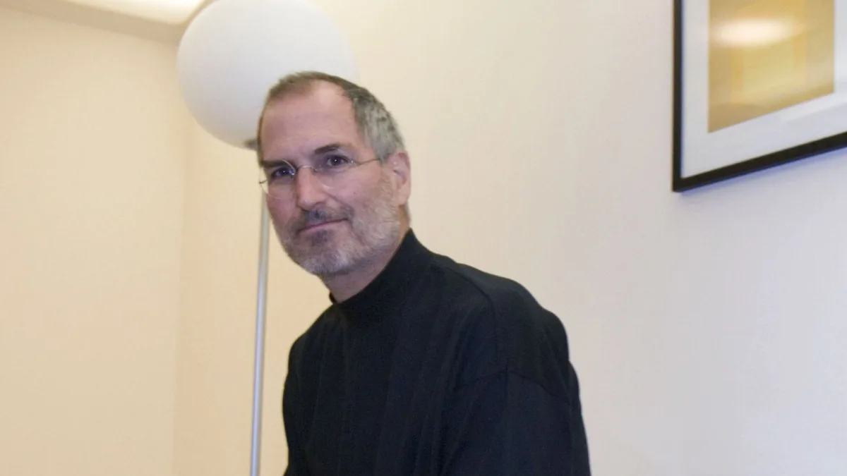 Steve Jobs y la frase sobre el trabajo que la psicología cuestiona: "La única forma de estar realmente satisfecho es hacer un gran trabajo"