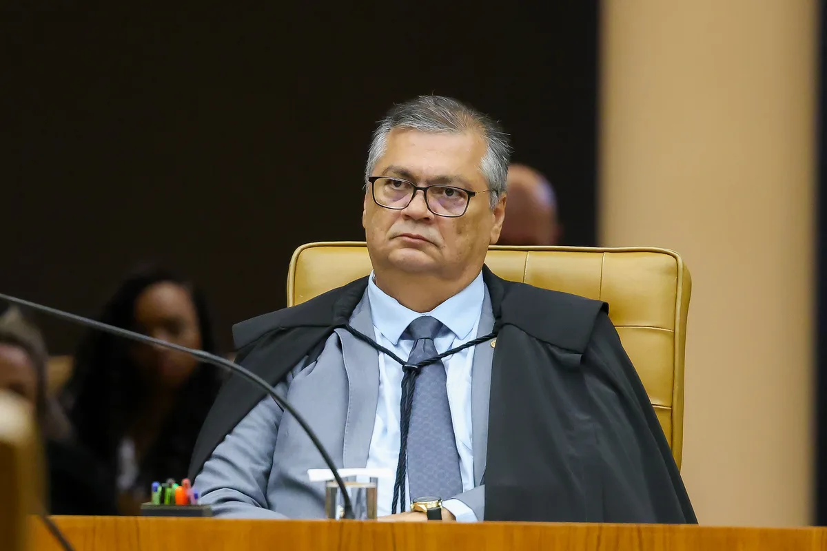 Crusoé: Viana acusa Moraes de mandar “recado” a jornalistas