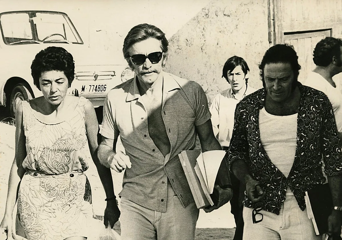 Kirk Douglas, Yul Breener, un faro y los problemas de la tramuntana en 1970