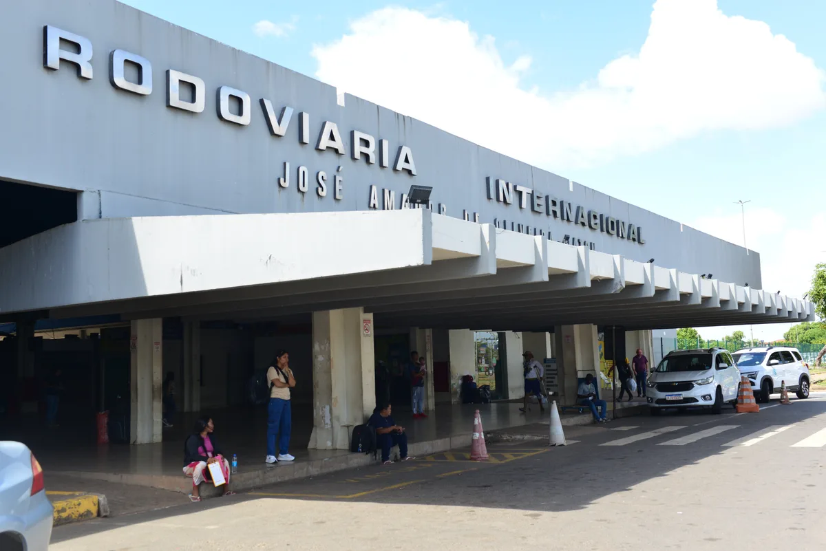 Homem é preso na Rodoviária de Boa Vista após ameaçar atear fogo em ônibus e matar passageiros