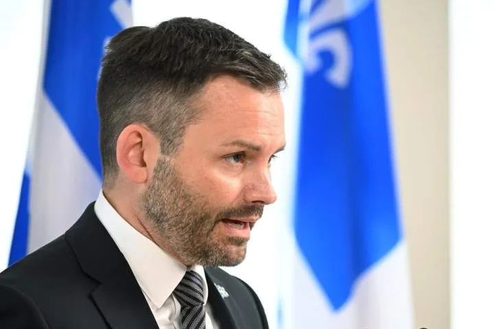 PQ leader asks caucus to stay ready for next election after minority win