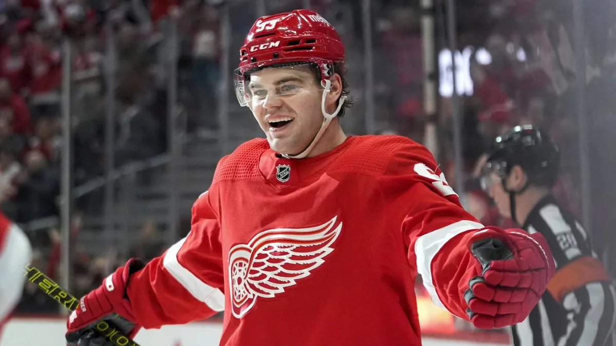 Red Wings officially agree to seven-year extension with Alex DeBrincat