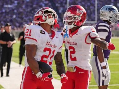 Weigman throws 4 TD passes to Overmyer in No. 22 Houston's 35-16 win over Kansas State