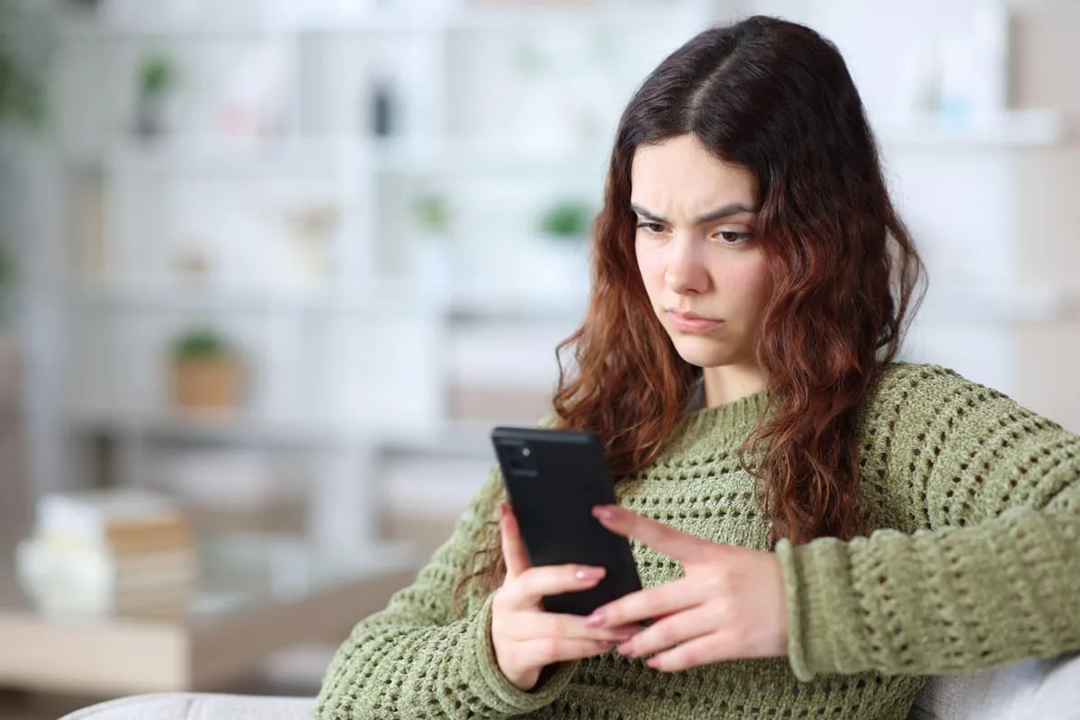 Recruitment scam warning as young adults ‘offered jobs they never applied for’