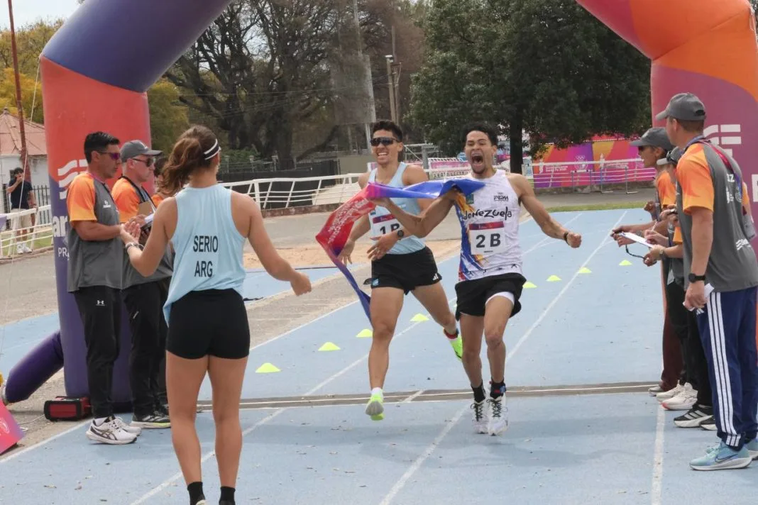 Venezuela logra el oro en pentatlón mixto con un triunfo en el último metro
