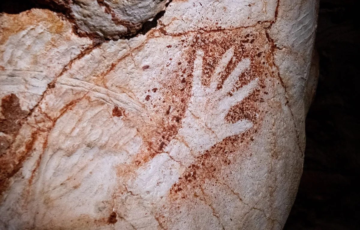 « Les connasses dans les grottes »… Pourquoi ce cliché sexiste n’a rien à voir avec la préhistoire
