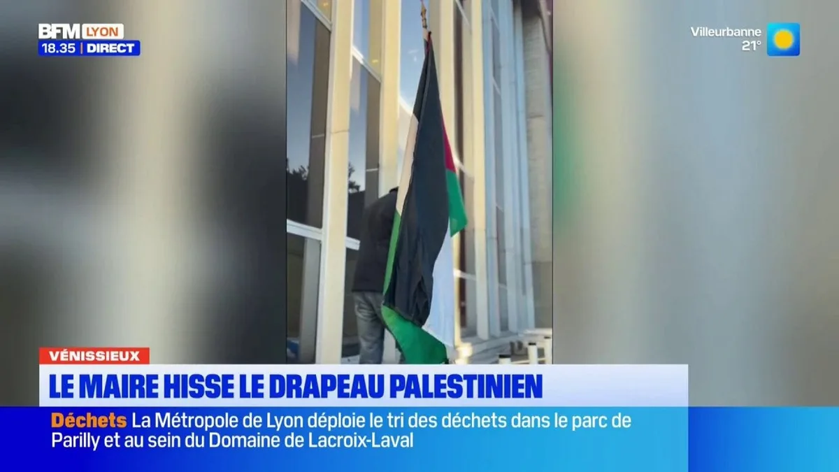 Vénissieux : le maire hisse le drapeau palestinien sur la mairie