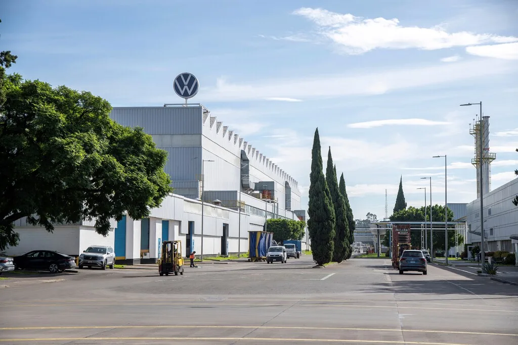 Volkswagen se prepara para el peor escenario en Puebla: administrativos podrían trabajar desde casa por una huelga