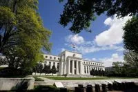 Mercado amplia apostas em alta dos juros pelo Fed após discurso de Warsh