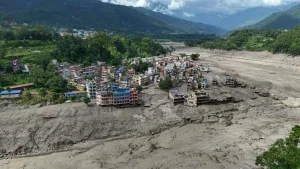 Tragedia devastadora en Nepal y China deja al menos 160 muertos