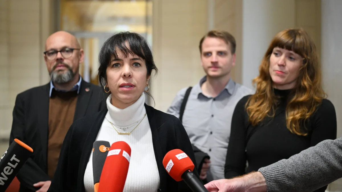 Deutschland Liveblog: Linke, Grüne und SPD setzen Sondierungsgespräche in Berlin fort