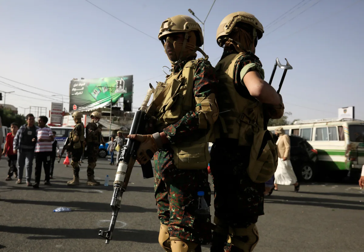 Houthis advance along Yemeni coast, threaten Saudi oil exports in the Red Sea