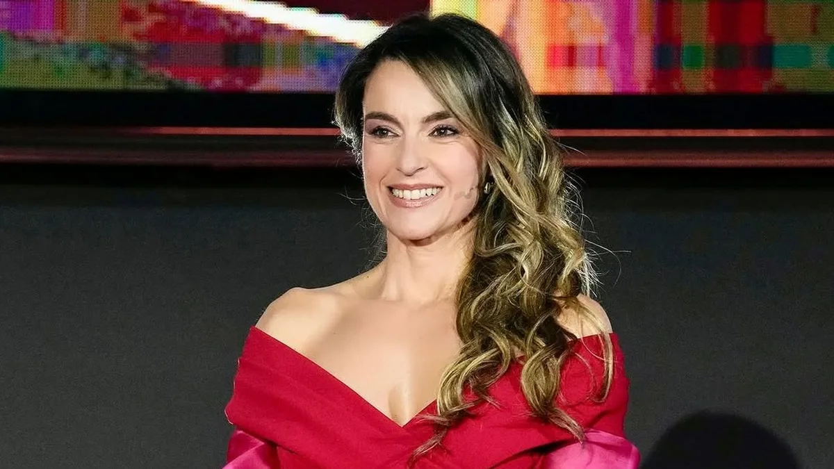 Mónica Martínez reaparece tras conocerse su separación con una emocionante foto para felicitar a su hijo: "Eres noble, responsable, divertido y un hombre de palabra"