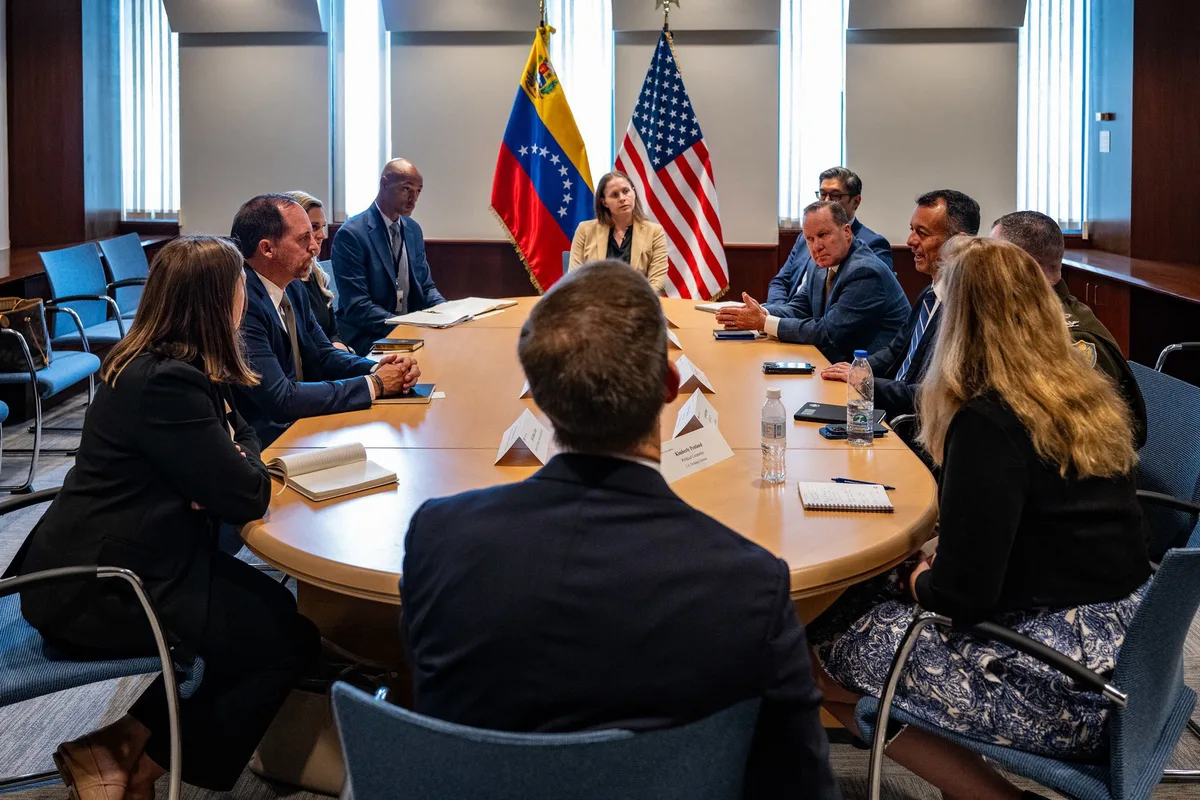 Jefe de inteligencia del Pentágono visitó Caracas el fin de semana en gira regional de seguridad