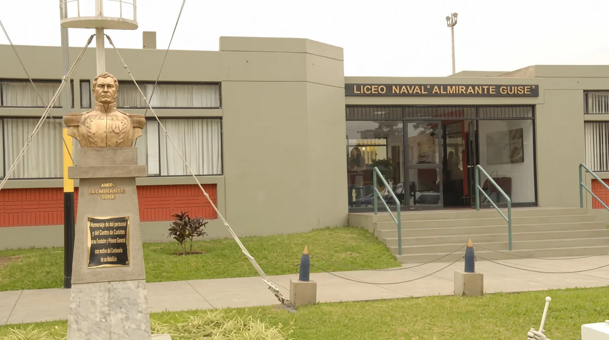 Ocho alumnos del colegio Liceo Naval Almirante Guise fueron intervenidos por presunta agresión sexual contra compañero
