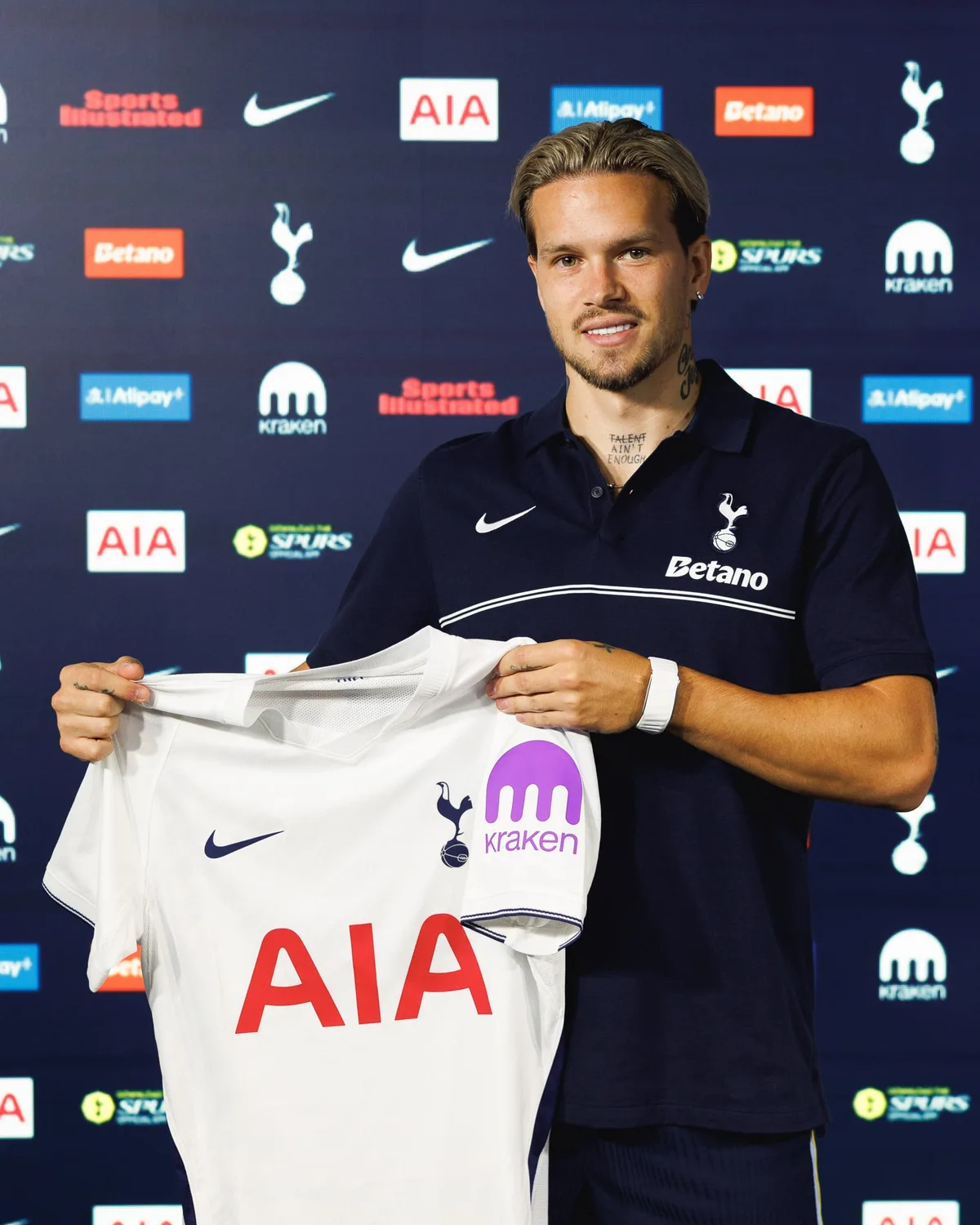 El Tottenham rescata a Mudryk