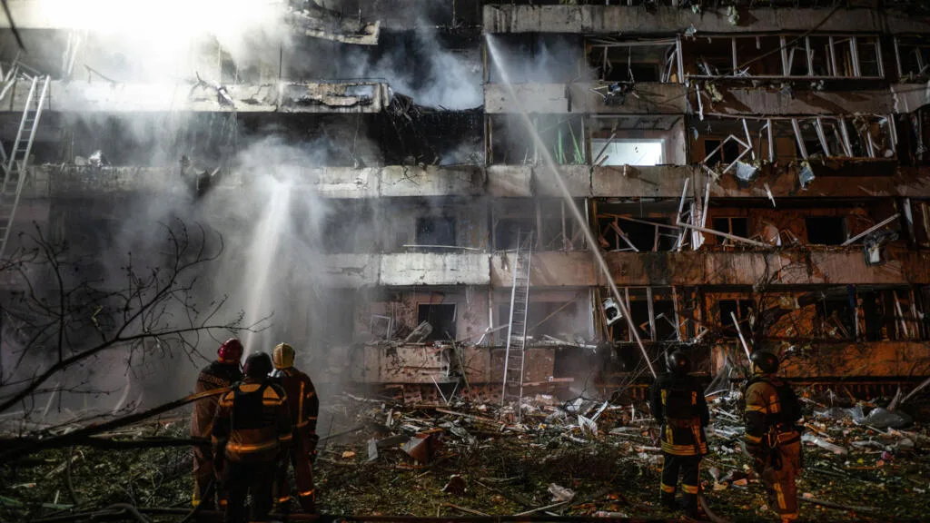 Ataques russos deixam mortos e 600 mil pessoas sem eletricidade na Ucrânia