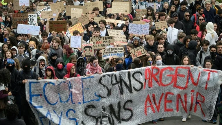 Colère des lycéens: les emplois du temps en tête des problèmes soulevés sur la plateforme de concertation du gouvernement