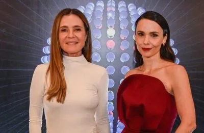 “Avenida Brasil 2”: Adriana Esteves encarna a icônica Carminha em evento e aquece para 2º parte da novela