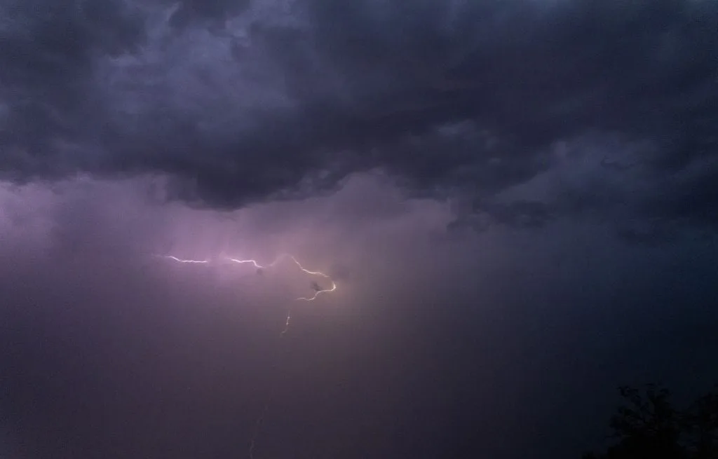 EN DIRECT Orages : Grêle, vents violents… Dix-huit départements en alerte orange...