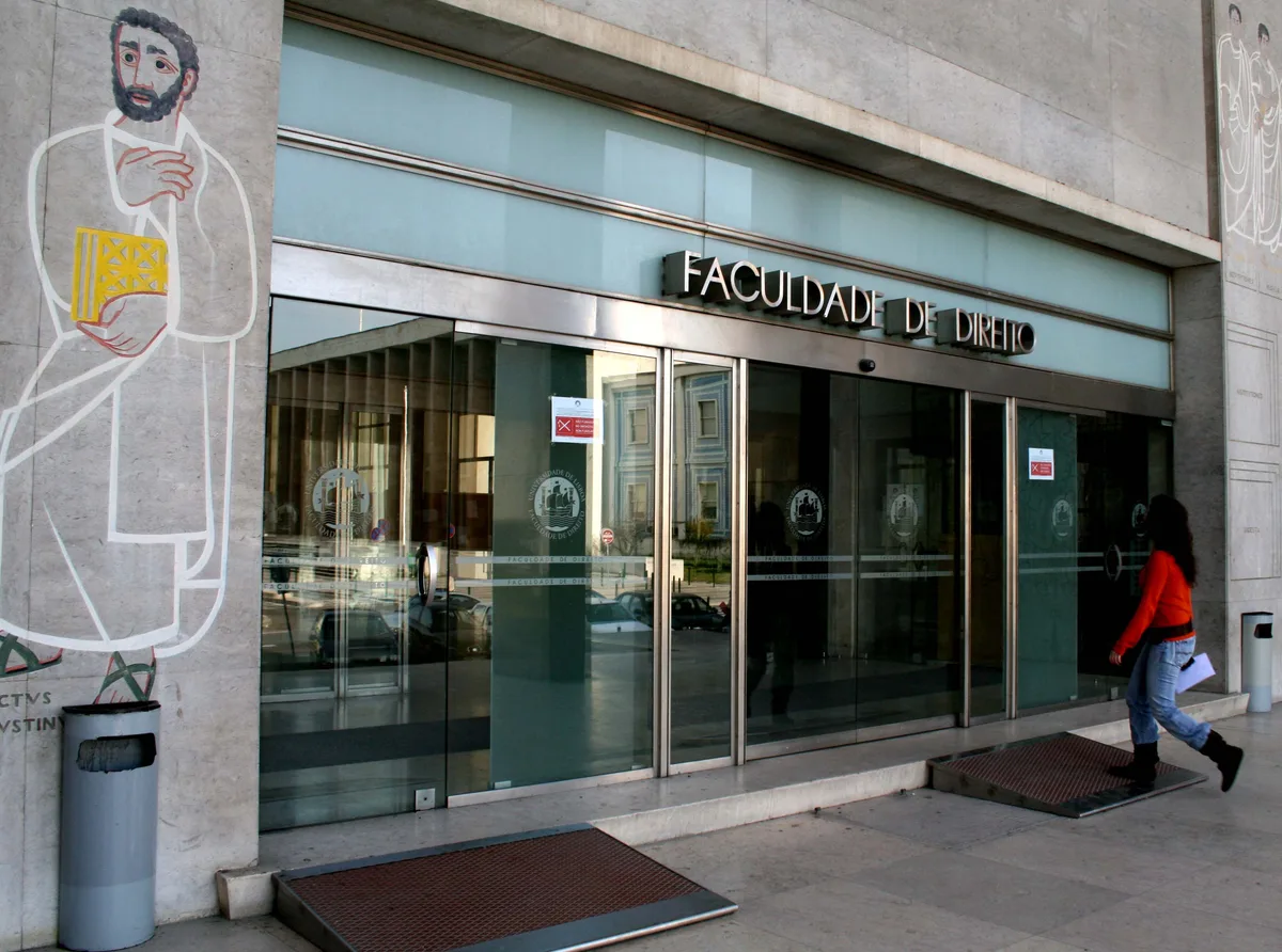 Faculdade de Direito lança curso preparatório para alunos do secundário