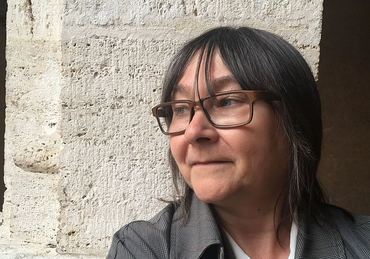 Ali Smith: «La IA se alimenta destruyendo libros, eso nos lo dice todo»