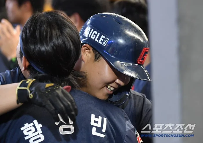 126일만의 7위! 롯데 4연승 폭풍질주, 8년만의 가을야구 '기적' 가능할까…패배로 물든 하위권서 홀로 빛난다 [SC포커스]
