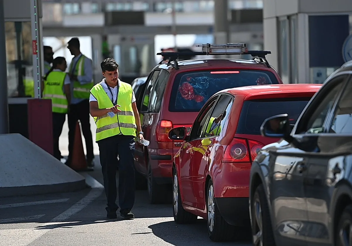 La Operación Paso del Estrecho supera los dos millones de pasajeros pero baja el número respecto al año pasado