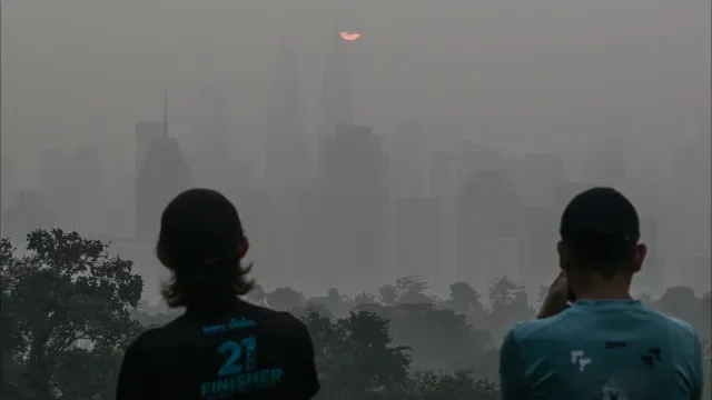 Sudeste Asiático em alerta devido a fumo tóxico de incêndios na Indonésia
