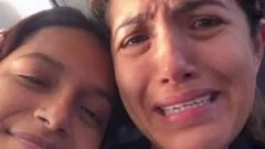 Vídeo mostra mãe e filha serem detidas pelo ICE em hospital após sofrerem acidente nos Estados Unidos