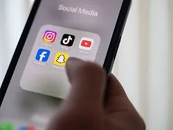 Frage aus dem Arbeitsrecht : Wann können Social-Media-Posts beruflich zum Problem werden?