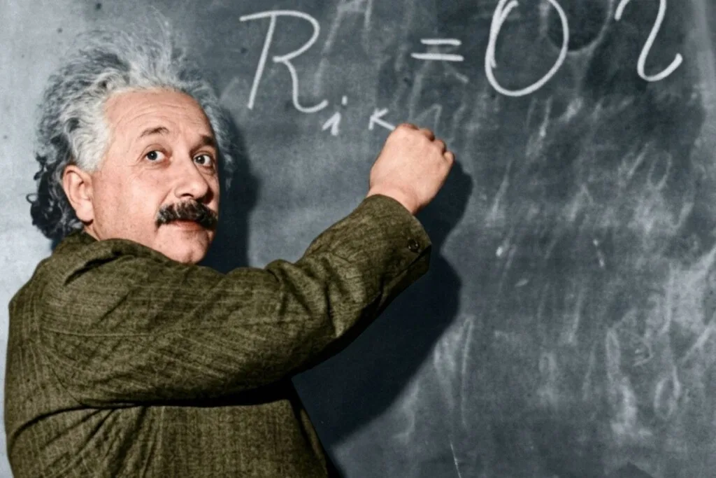 Albert Einstein, sobre vivir después de los 60: "La madurez comienza a manifestarse cuando sentimos que nuestra preocupación es mayor por los demás que por nosotros mismos"