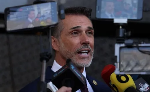 Congreso concede licencia indefinida a Sergio Mayer y Hugo Eric Flores; dejan sus curules a partir de septiembre