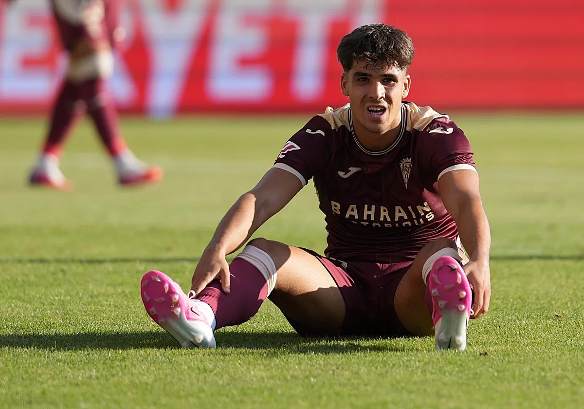 El nuevo Córdoba CF, a escena: brotes verdes en el centro del campo y los mismos síntomas en defensa