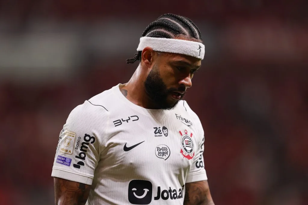 Corinthians demonstra incômodo com postura de Memphis nos bastidores