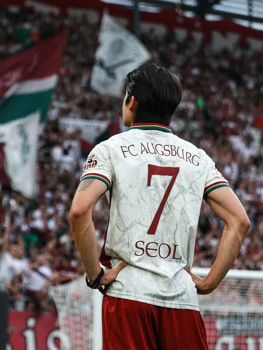 '아쉽다 헛발질' 韓 국대 설영우, '2-0→2-3' 충격패로 모레노호 합류...아우크스부르크 시즌 첫 패배